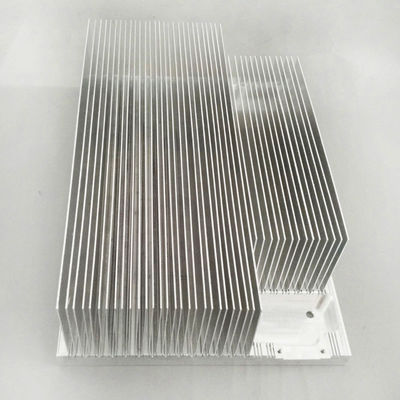 Il rettangolo elettronico legato del dissipatore di calore dell'aletta modella il materiale di alluminio